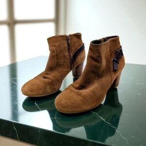 Bass Ayda Brown Suede Ankle Boots Sz 7.5